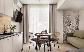 Artis Apartments By Housine